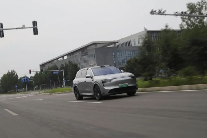 能无短板问界 M8 的实力答卷冰球突破豪华版app【试】全(图10)