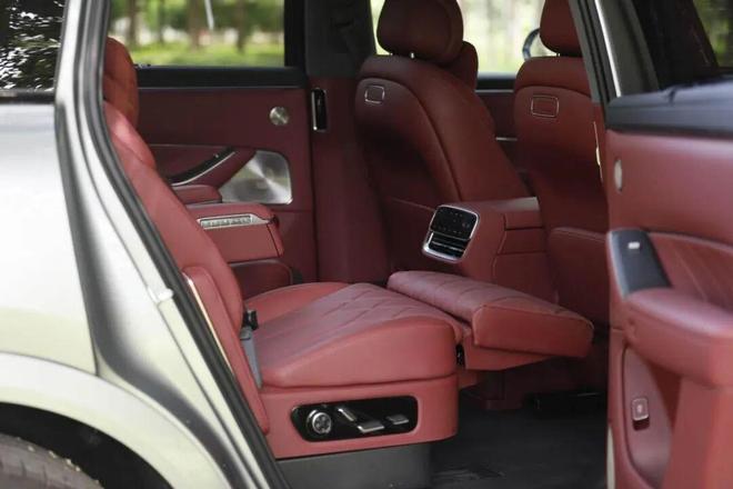 能无短板问界 M8 的实力答卷冰球突破豪华版app【试】全(图8)