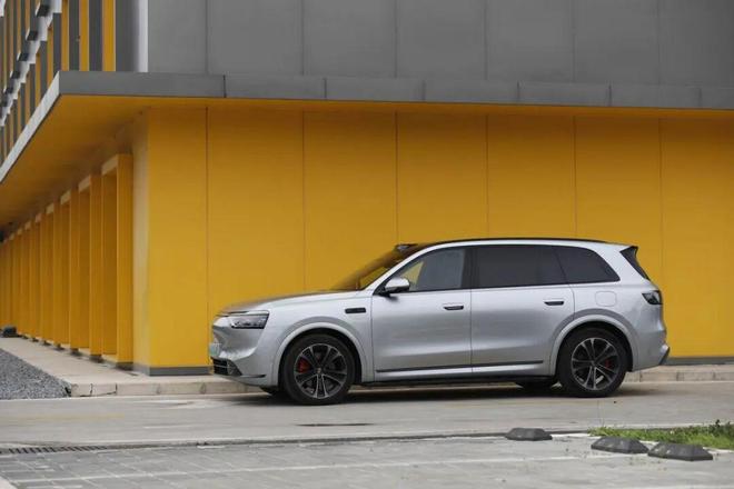 能无短板问界 M8 的实力答卷冰球突破豪华版app【试】全(图11)