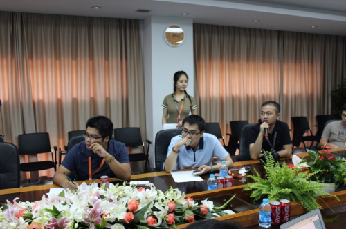 巴斯特的极致天窗工艺冰球突破游戏遇见伟(图2)